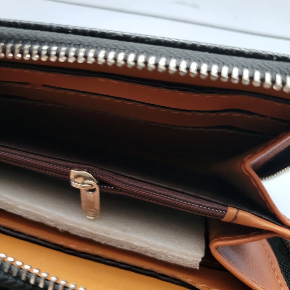 Black Wallet - Picture 4 of 10
